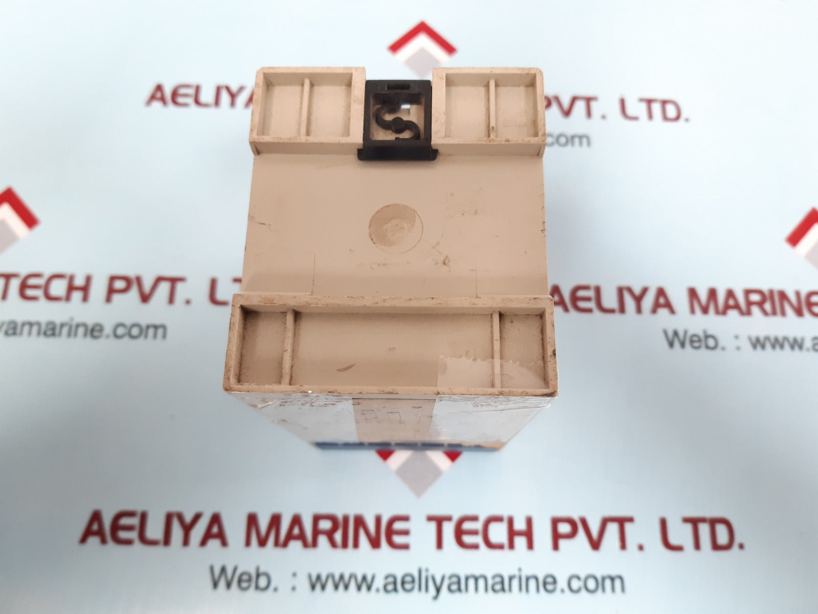 Seg xi1-i-5 relay