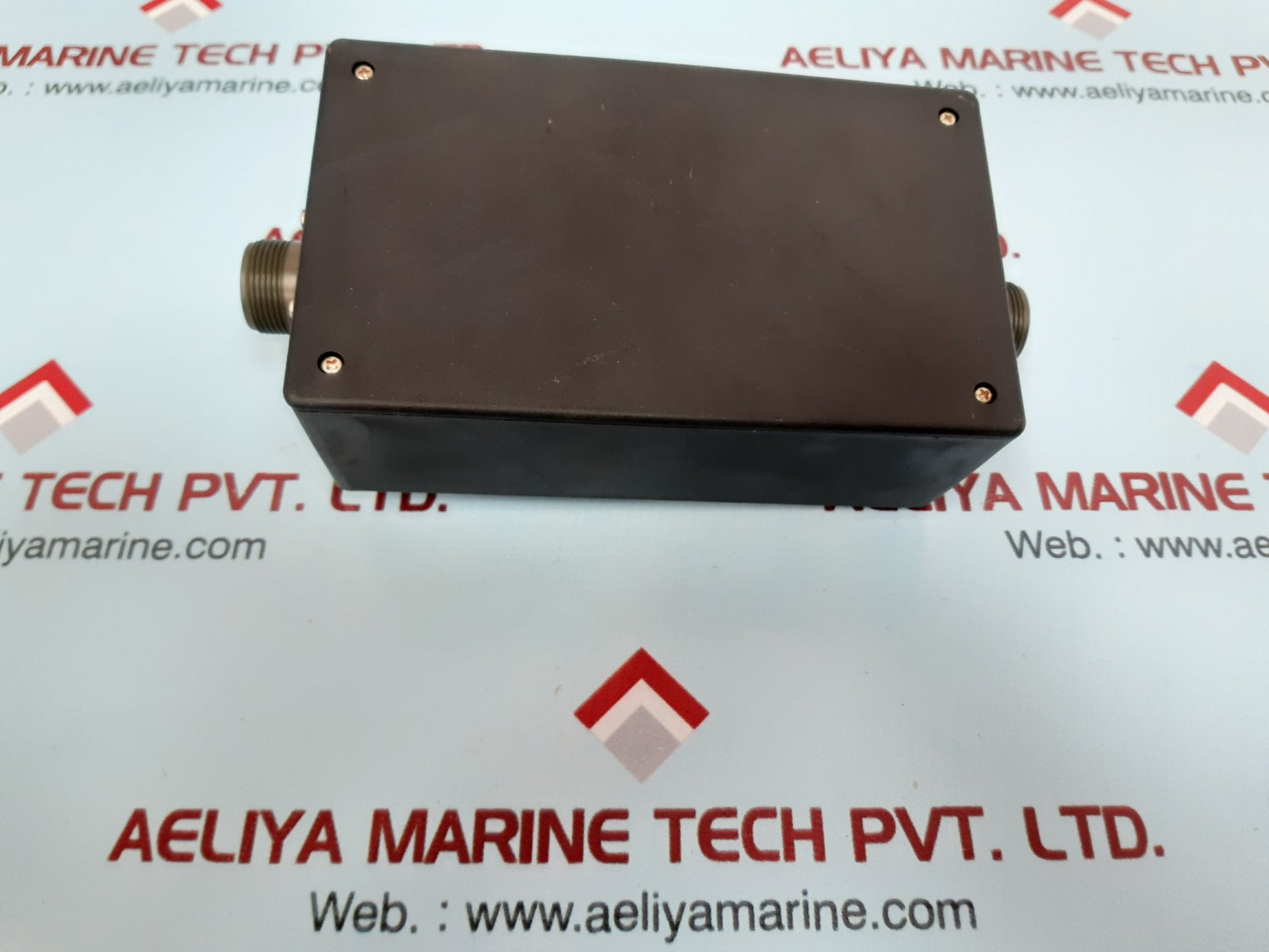 Four Pole Container Test Box