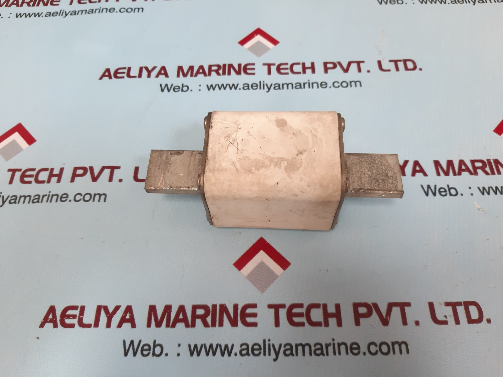 Bussmann 170m4705 fuse 550a 1250v