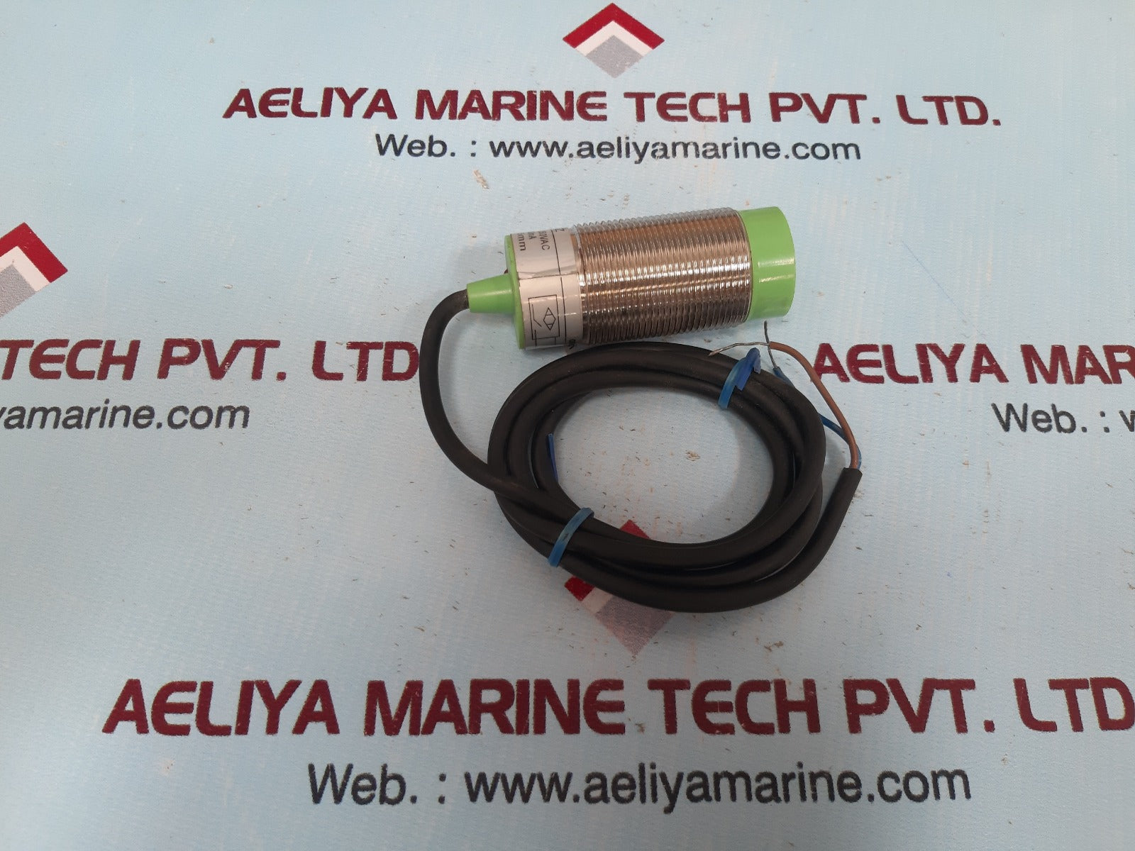 Omron lj30a3-15-j/ez proximity sensor