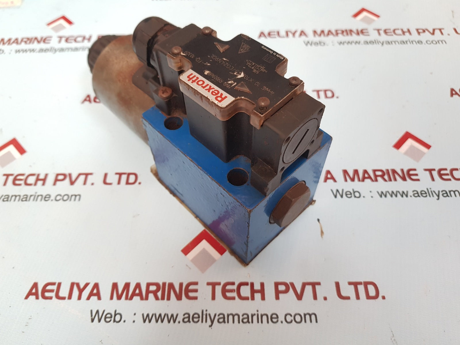 Rexroth R900612333 Solenoid Valve 4We 10 X10D40/Cg24N9Dl