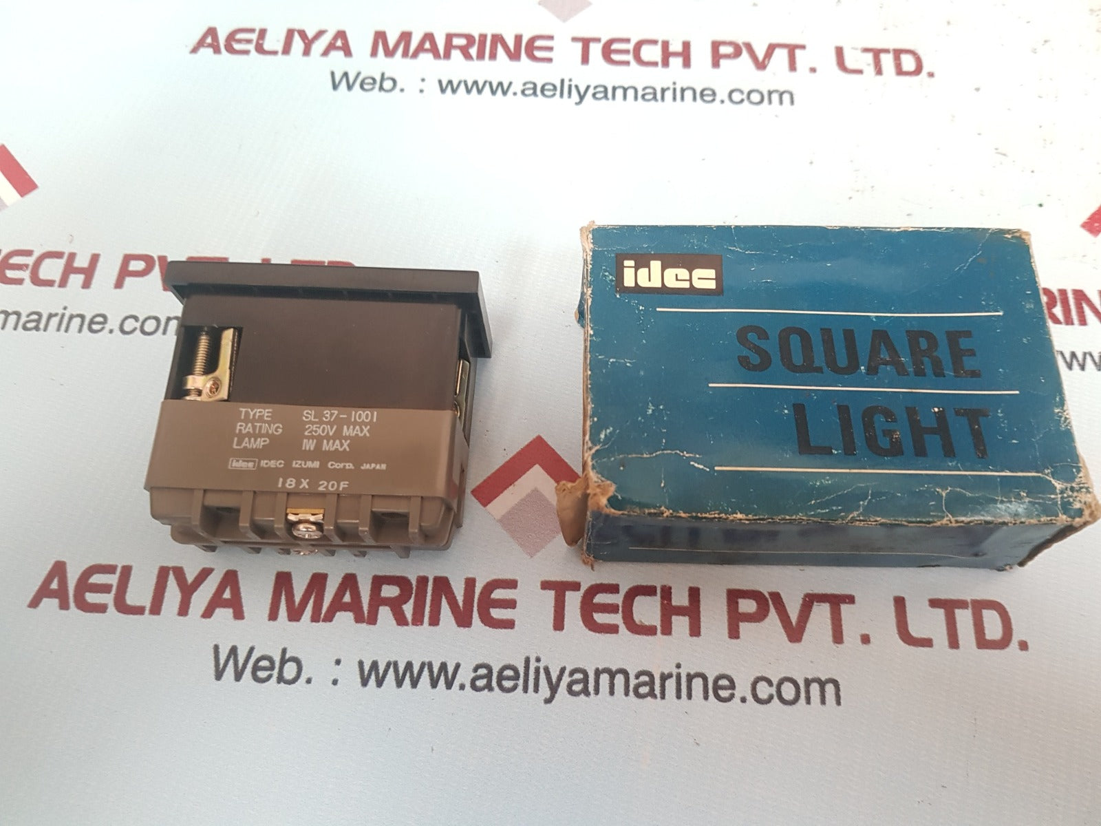 Idec Izumi Sl 37-1001 Square Display Light 250V Max