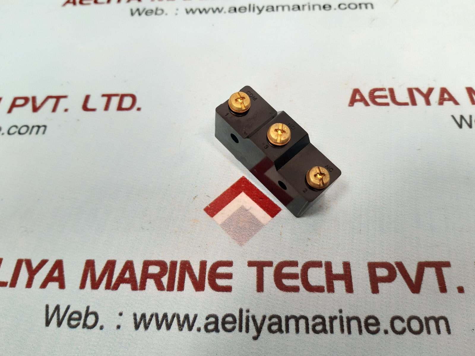 Set of 7x Omron z-15gd-b button limit switch