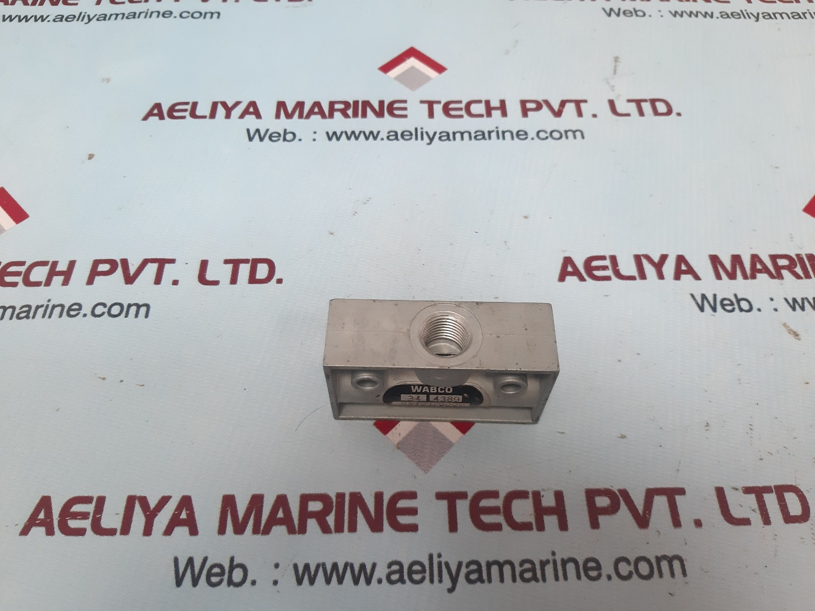 Wabco 5340170000 Pneumatic Shuttle Valve M14X1.5