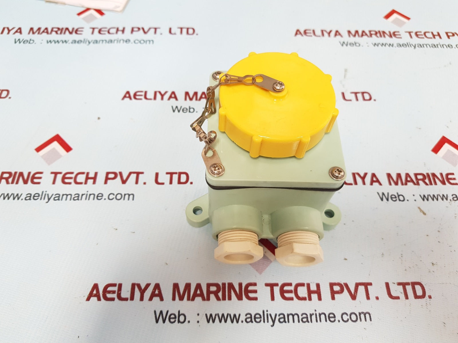 Senko guichi rl-2 2p+ socket outlet 16a-4h/100-130v