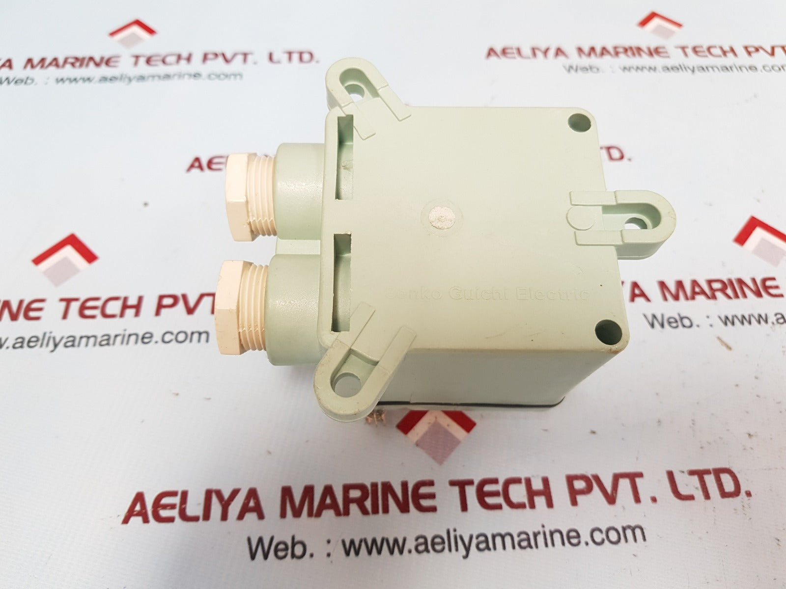 Senko guichi rl-2 2p+ socket outlet 16a-4h/100-130v