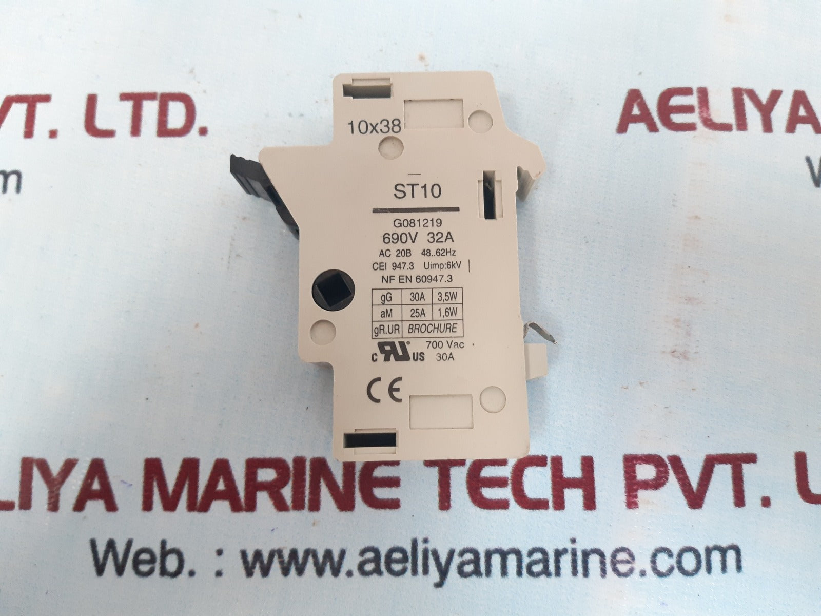Ferraz st10 690v 32a fuse holder