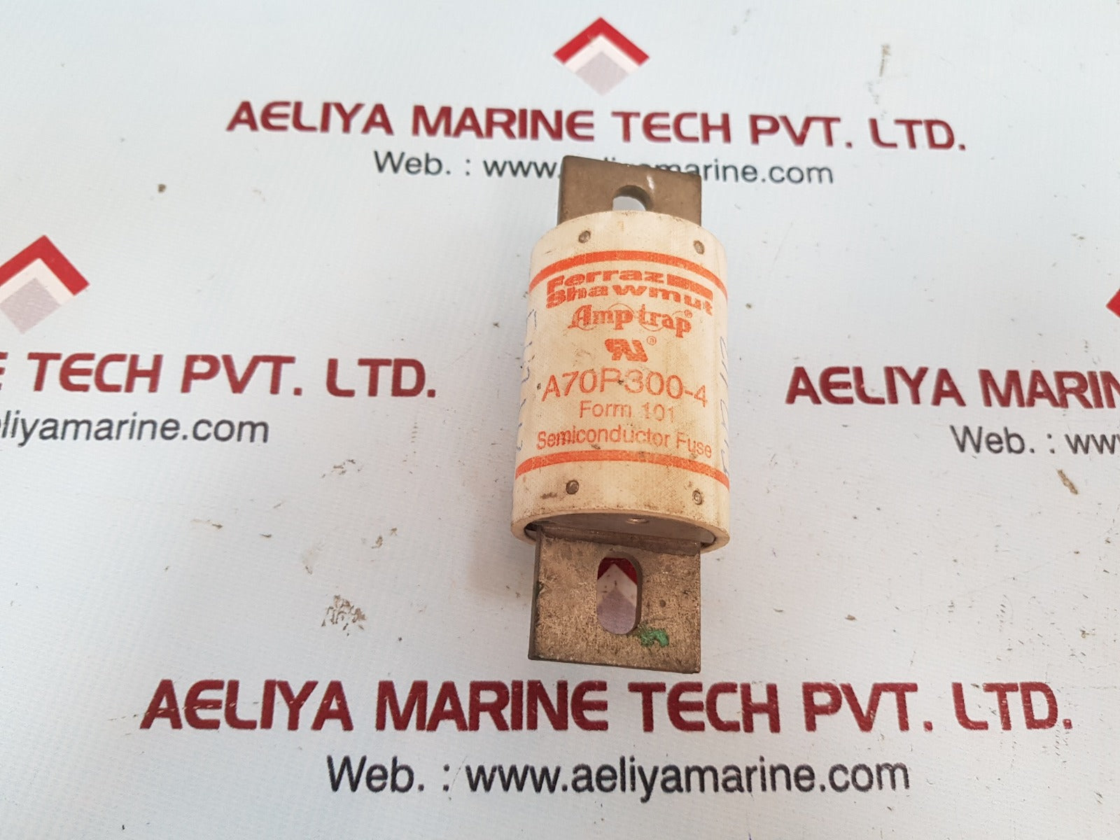 Ferraz shawmut amptrap a70p300-4 semiconductor fuse 300a