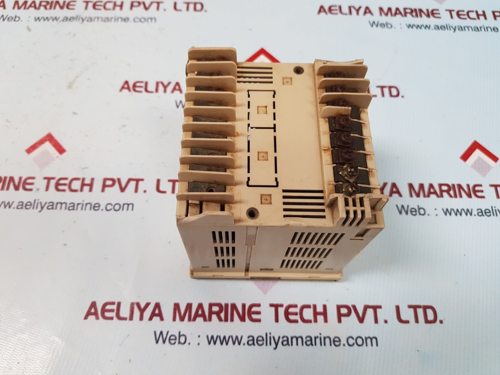 Omron e5ax-ah-f temperature controller