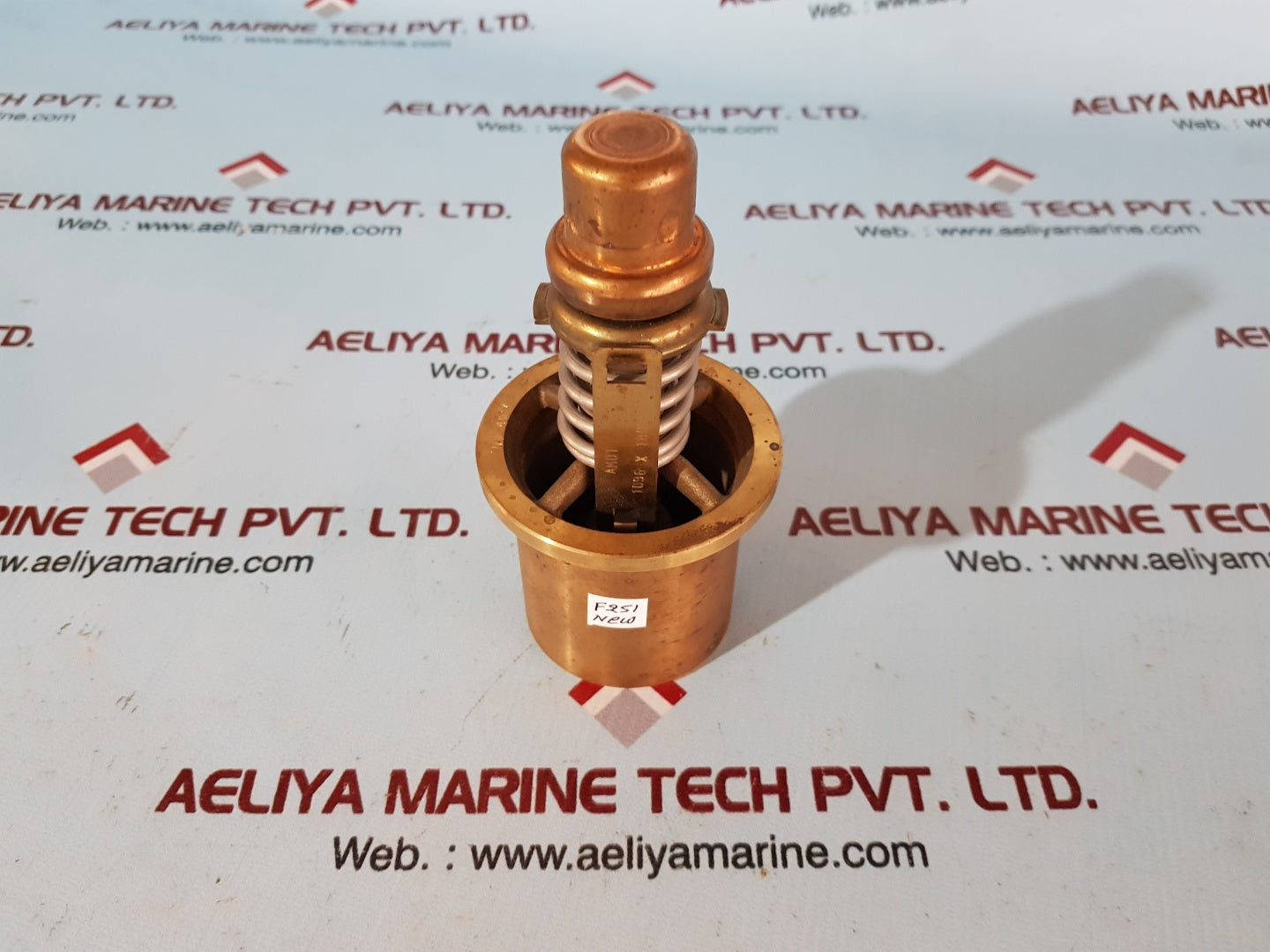 Amot 1096x180 flow control thermostat