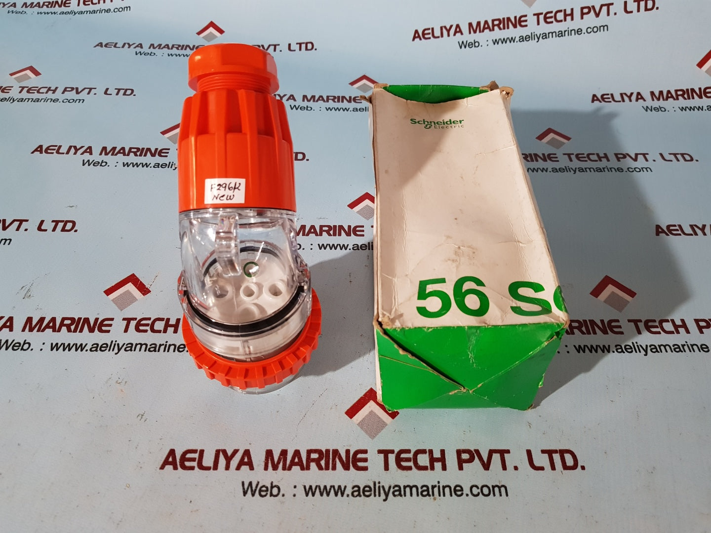 Schneider electric 56pa332 angled plug