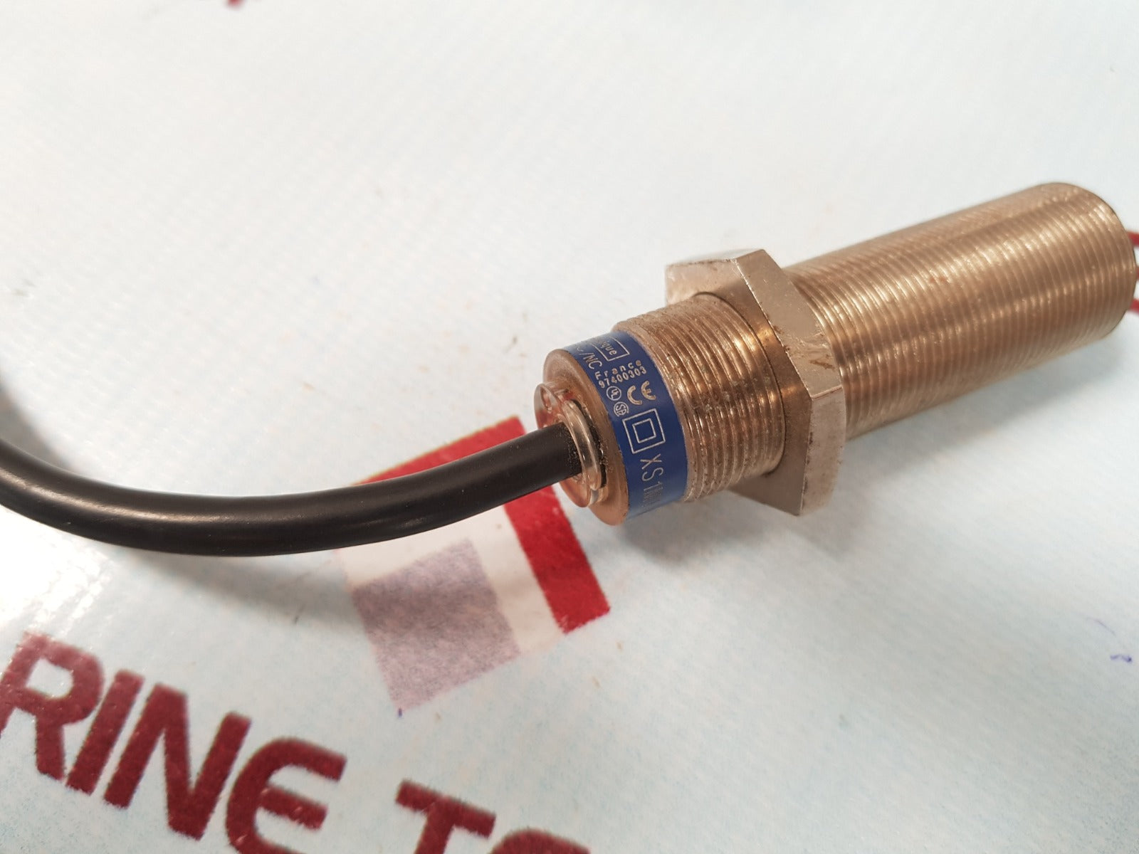 Telemecanique xs1m18mb230h4 proximity sensor