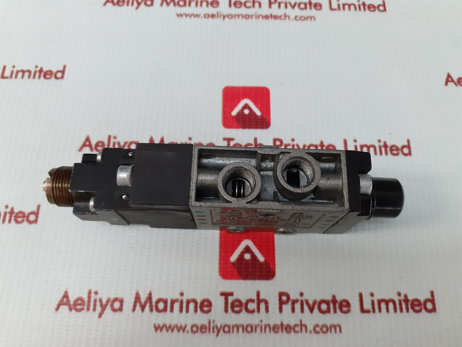 Univer cl-111a mechanical pneumatic valve used