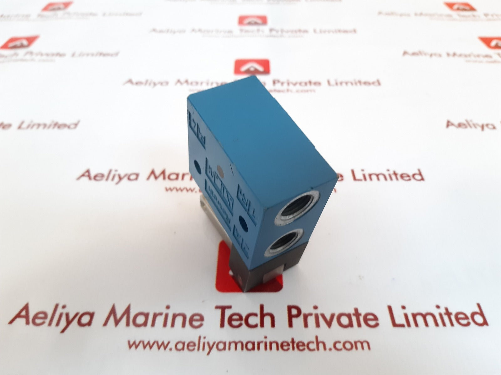 Aventics /Rexroth 3630070010 pneumatic directional valve