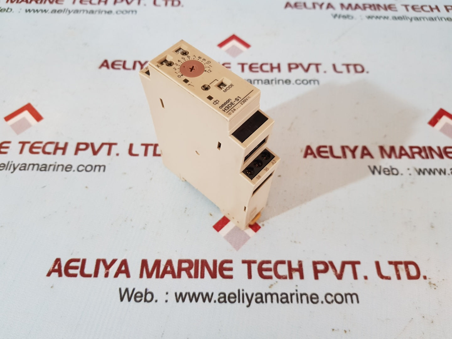 Omron h3de-s1 24-230vac timer module