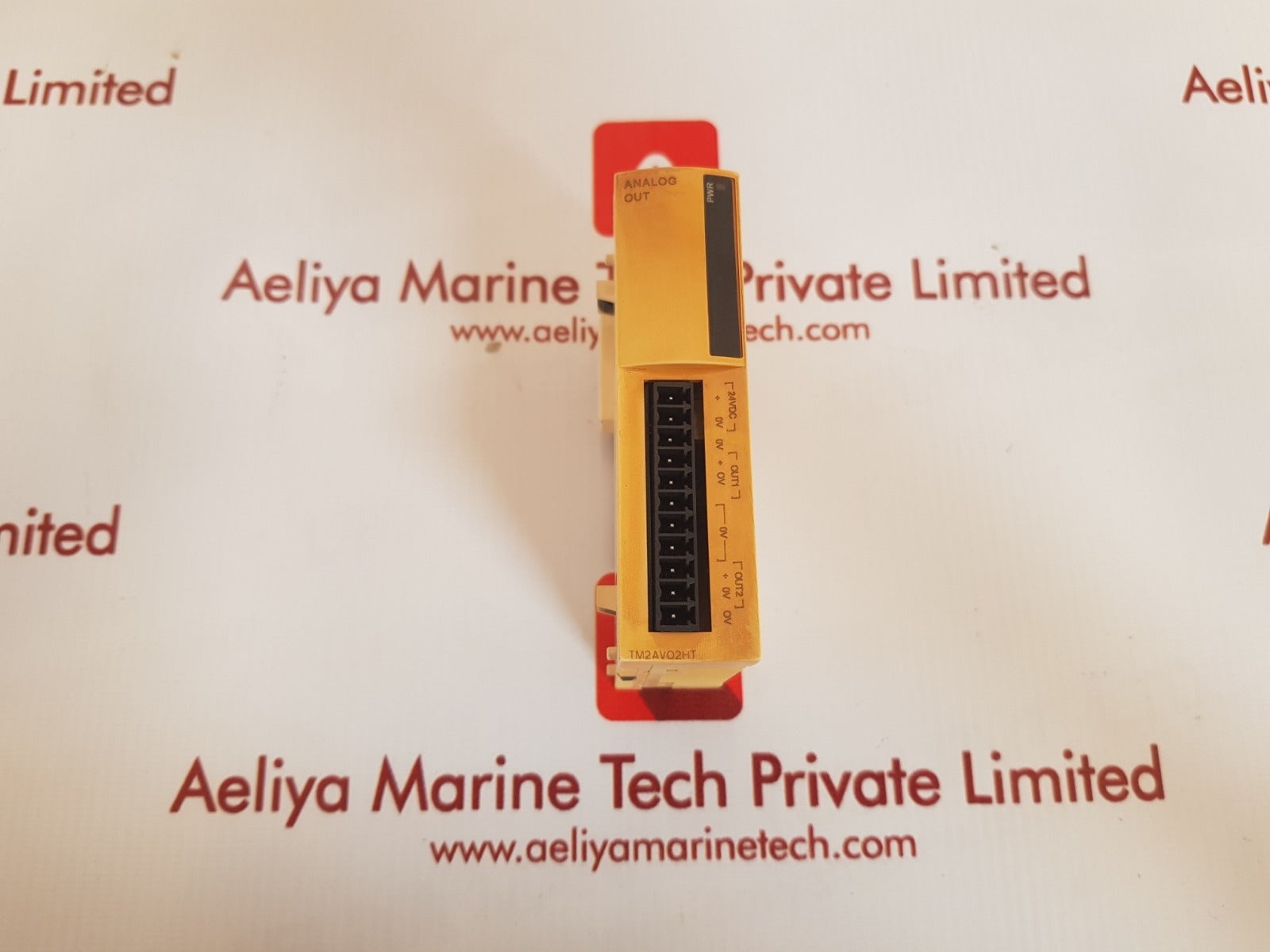 Schneider electric tm2avo2ht analog module rl:02