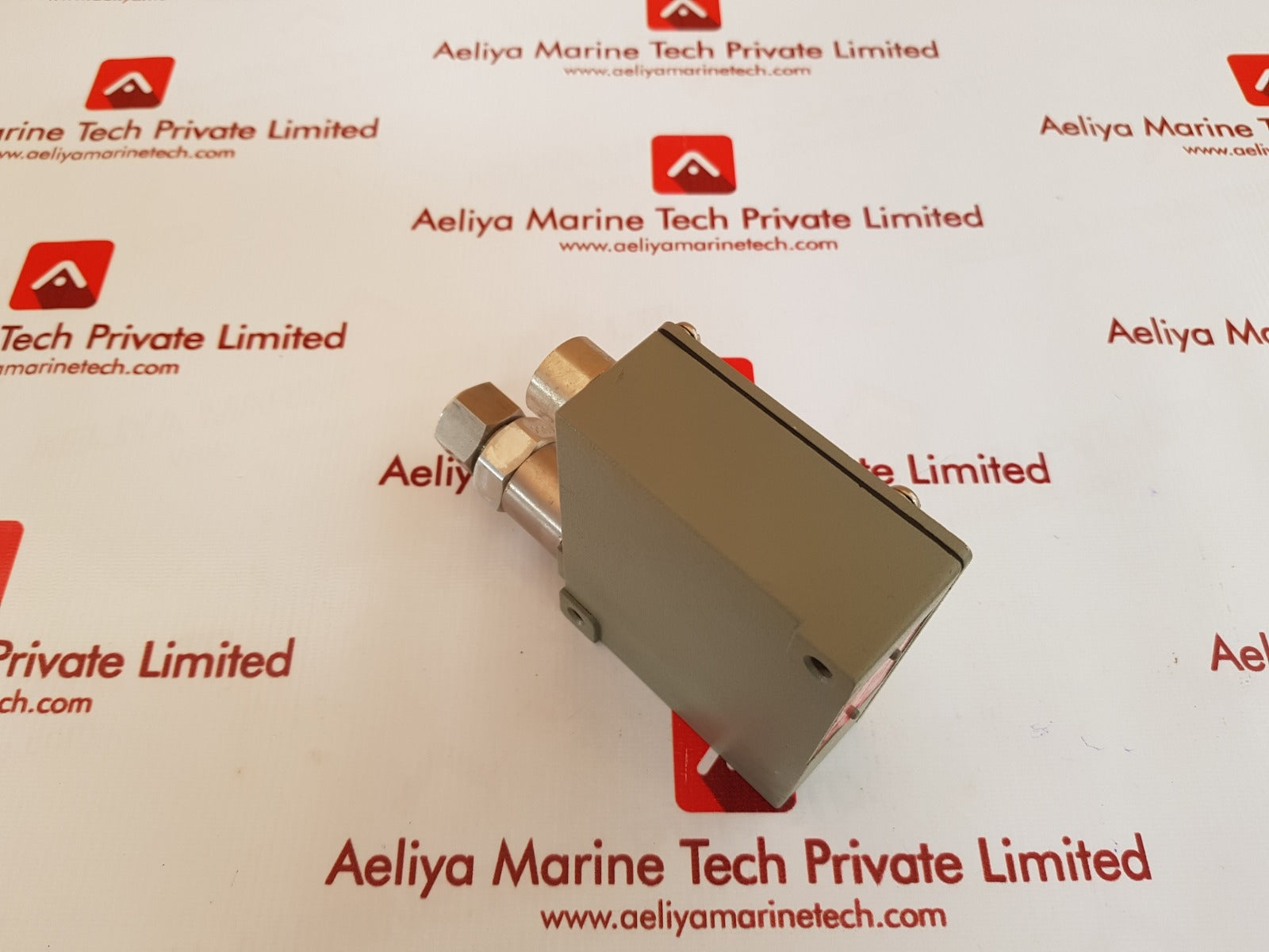 Trafag 8202.75.2212 pressure transmitter