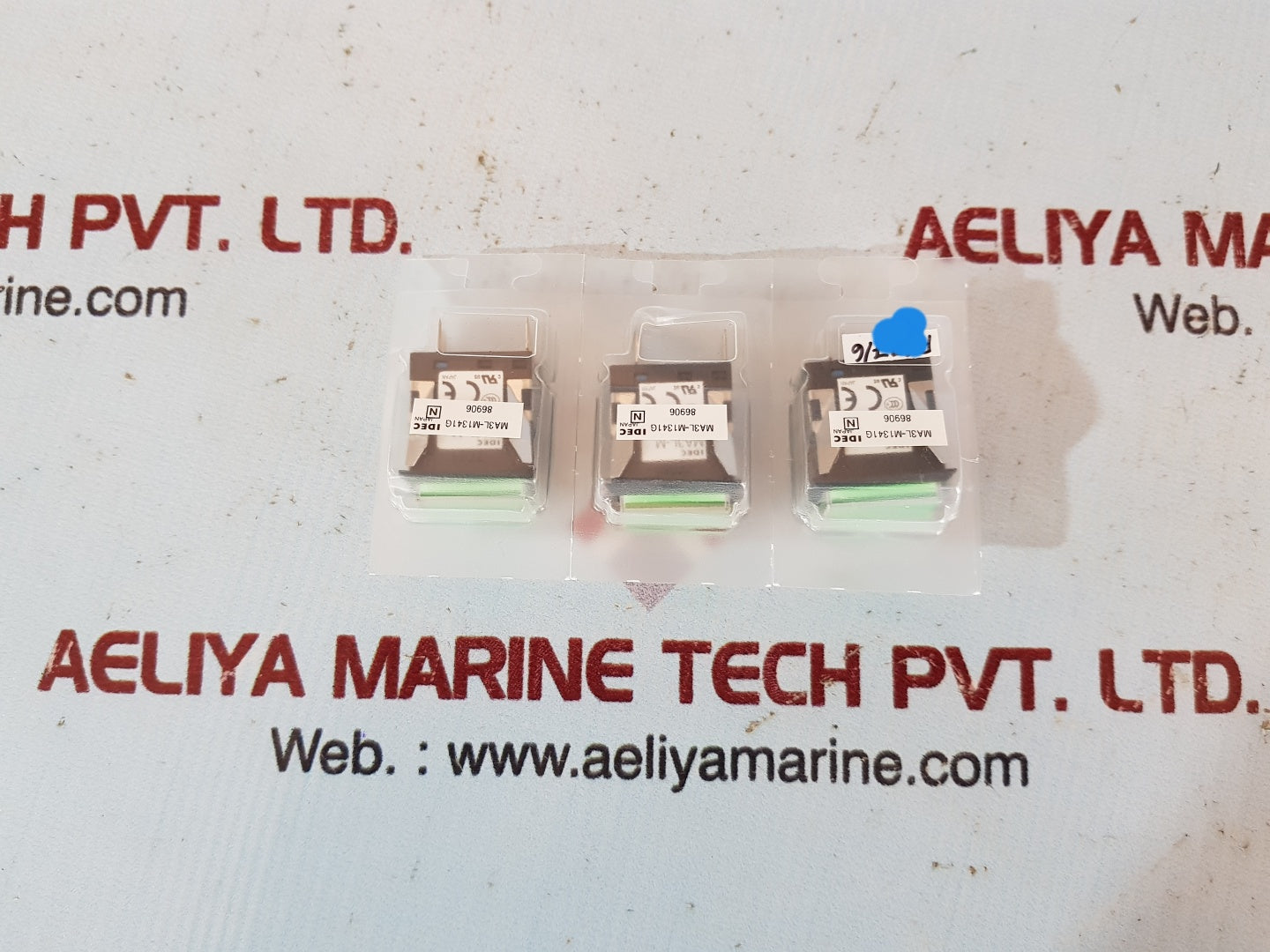 Idec ma3l-m push-button switch 12v ac/dc