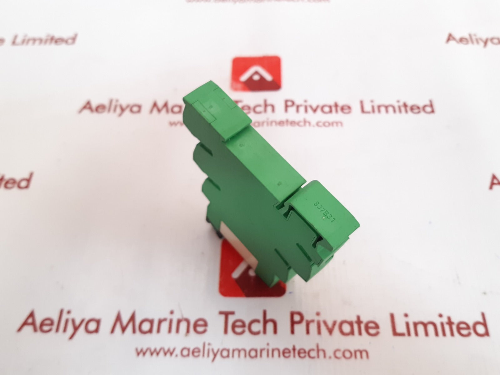 Phoenix contact plc -bsc-24dc/1lc/act solid state relay 2967837