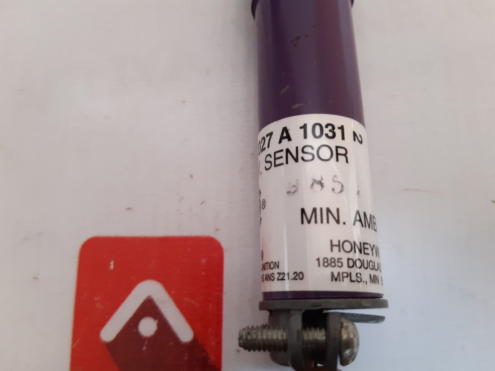 Honeywell C7027A 1031 2 U.V. Sensor Rev. F