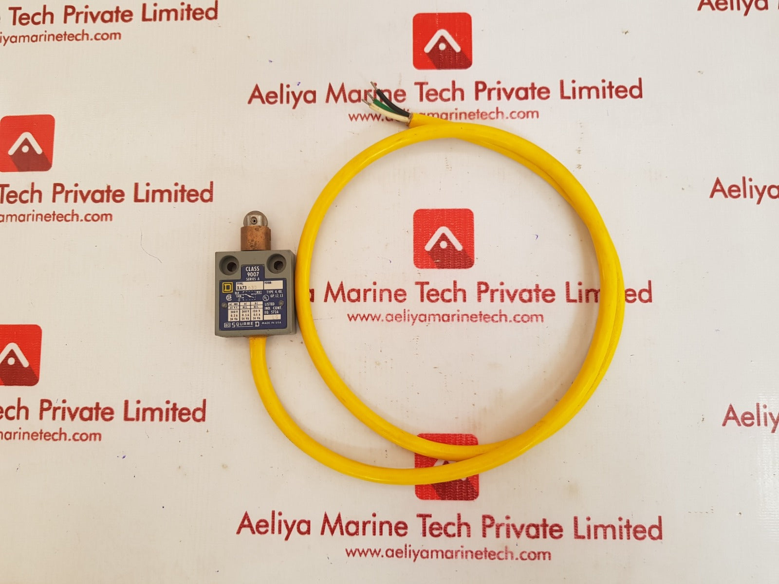 Square d 9007 xa7303d enclosed reed switch