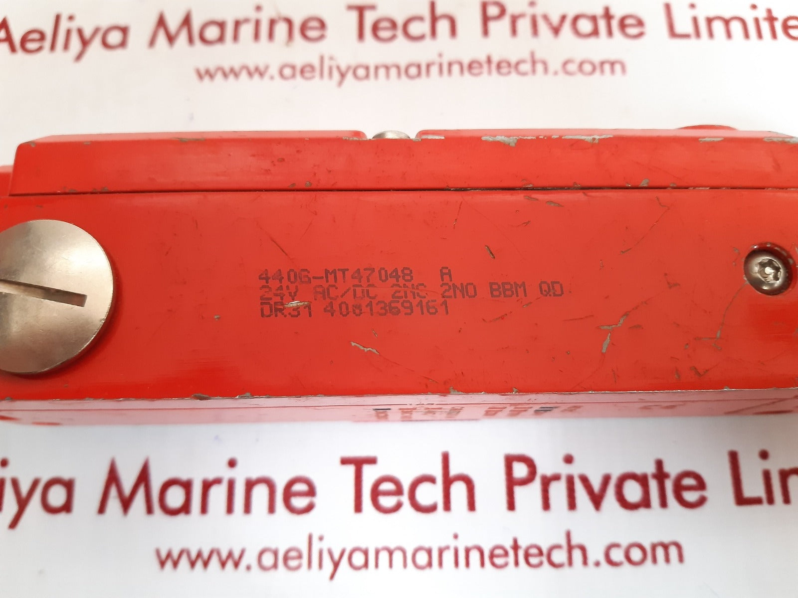 Allen-bradley guard master 440g-mt47048 safety interlock switch