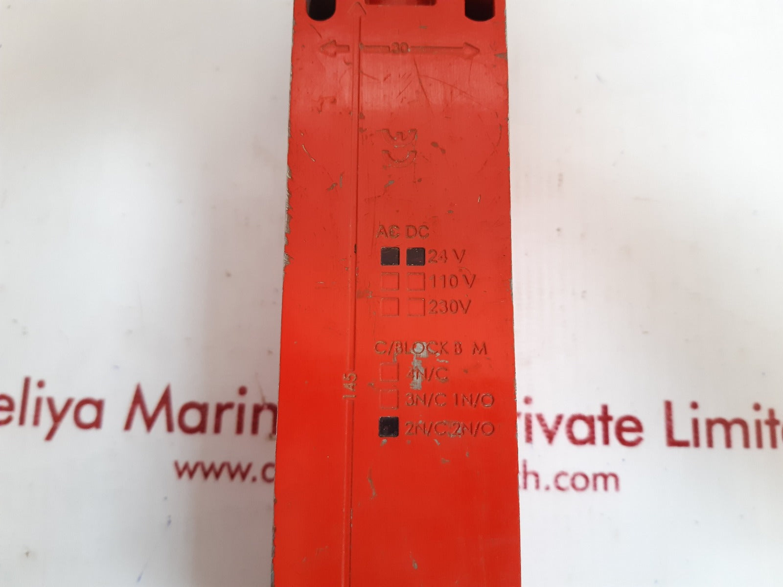 Allen-bradley guard master 440g-mt47048 safety interlock switch