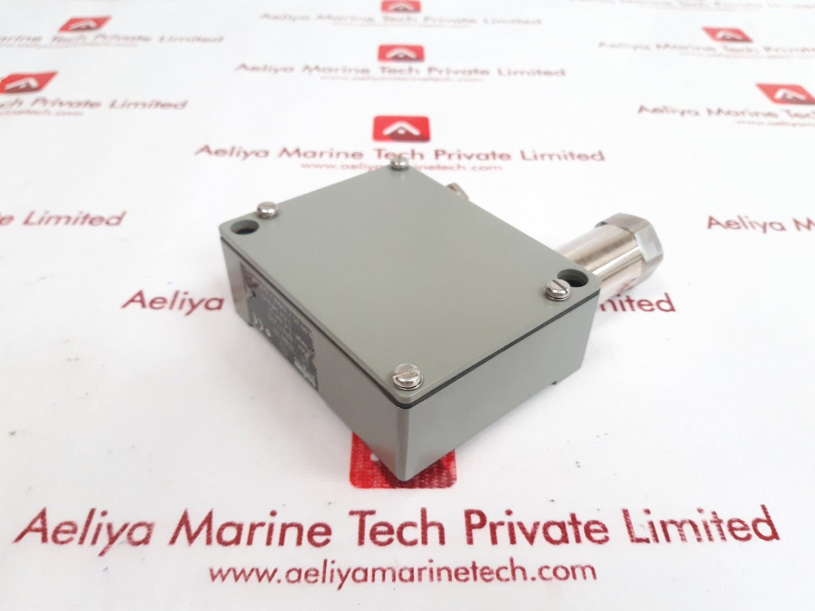 Trafag 8202.77.2210 pressure sensors controls