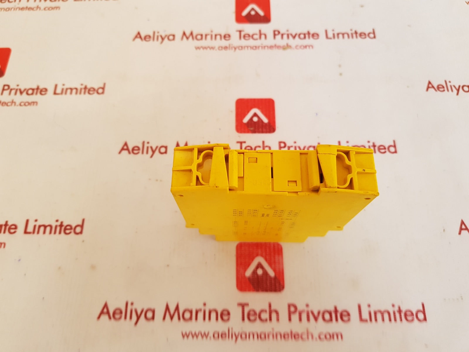 Sick ue 10-3os2d0 intelliface safety relay