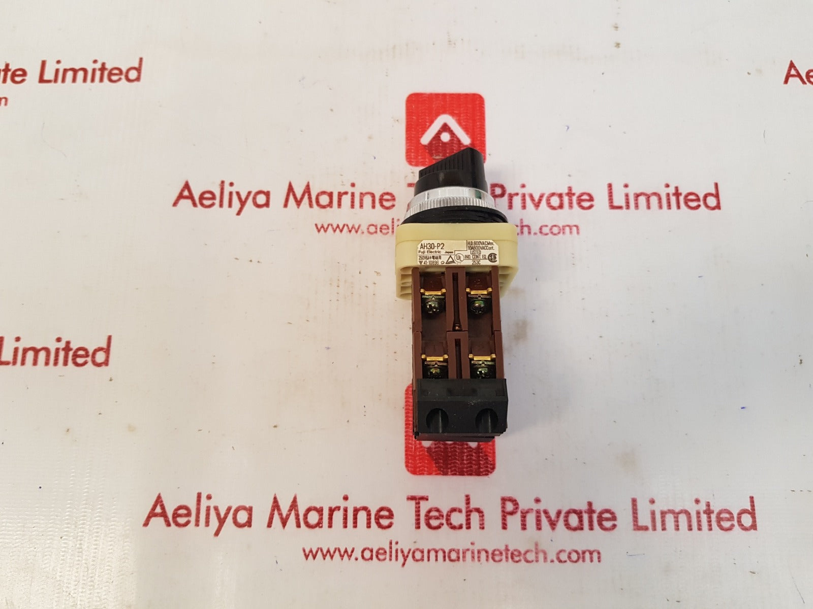 Set of 4x Fuji electric ah30-p2 command switch free shipping by express
