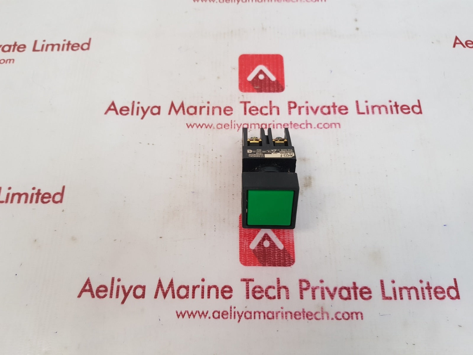 Fuji ah22-f green push button command switch