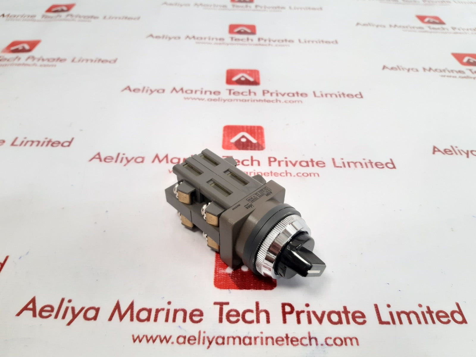 Idec asn 41-10569 selector switch