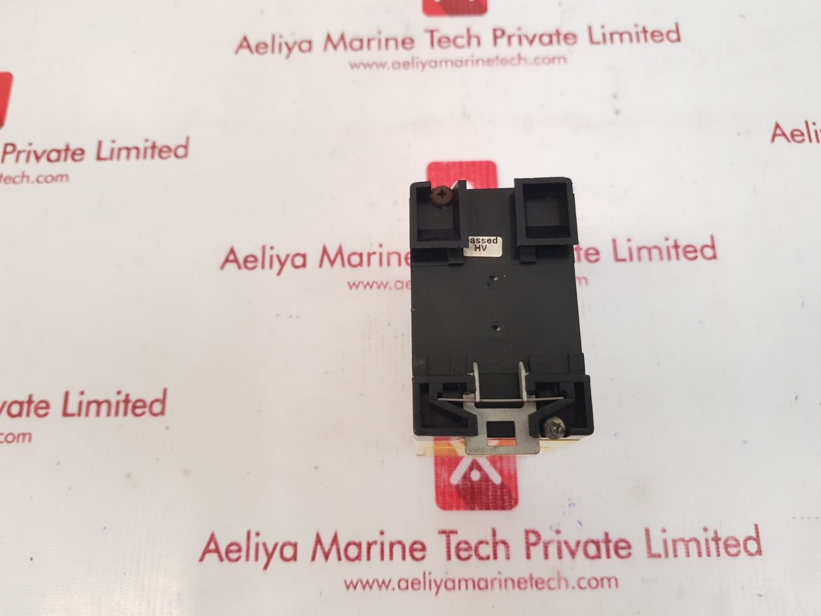 Bender sua143 voltage relay