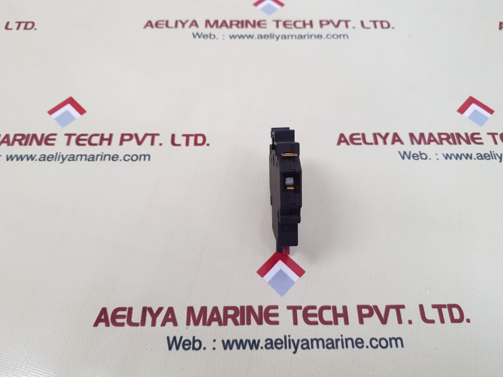 Square d class 9080 gcb10 series c circuit breaker