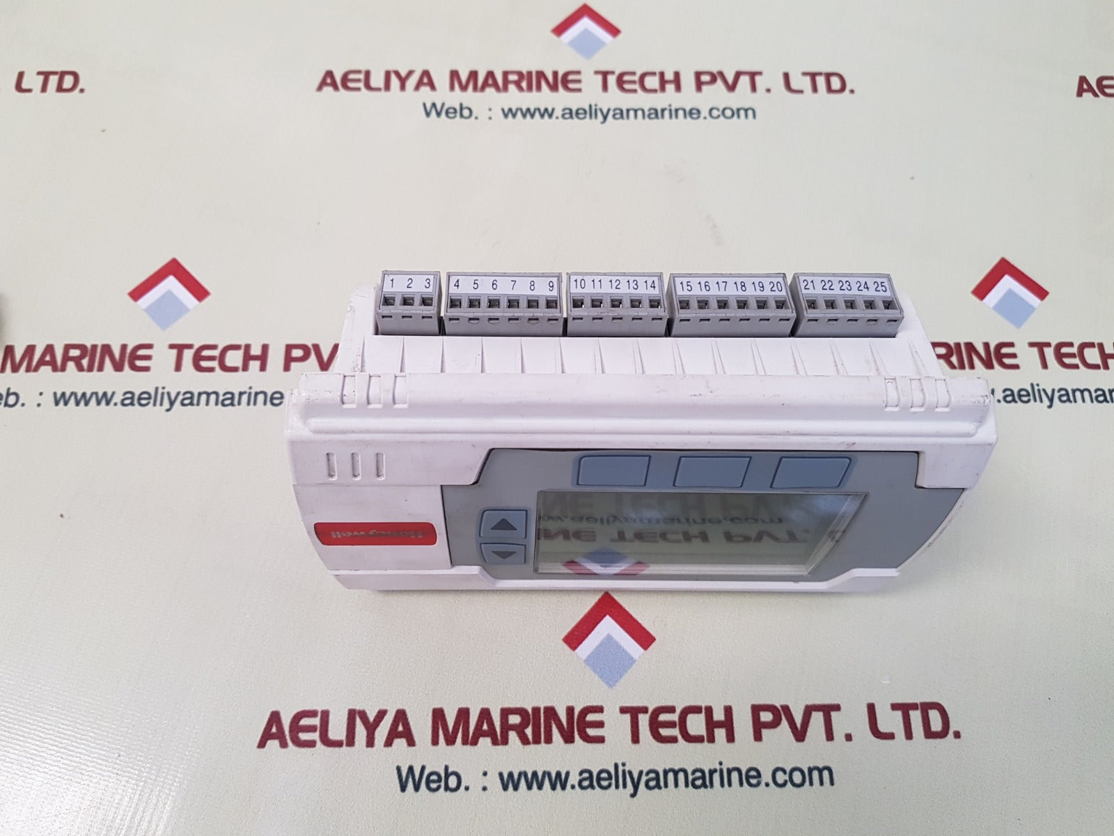 Honeywell ub4334sen temperature controller