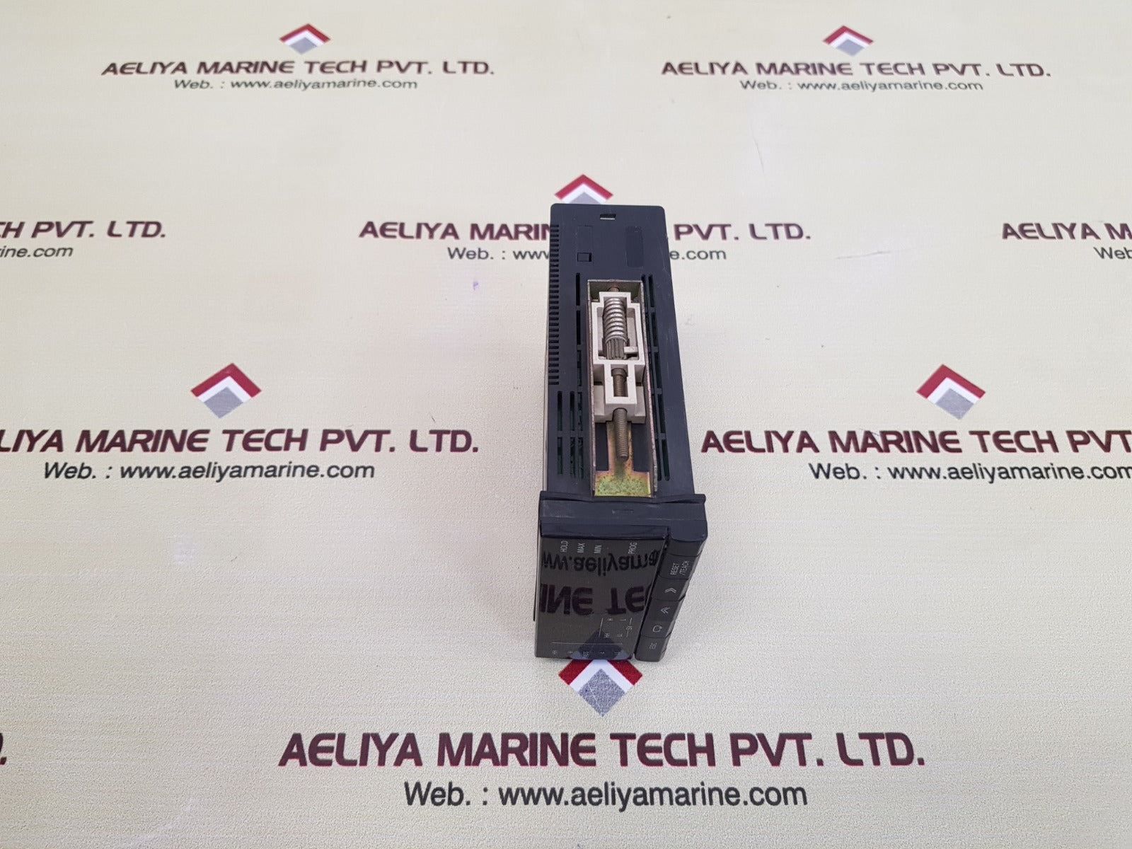 Omron k3nh-ta1a temperature meter