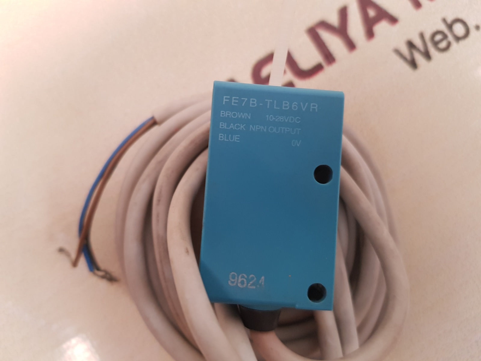 Yamatake honeywell fe7b-tlb6vr photoelectronic sensor