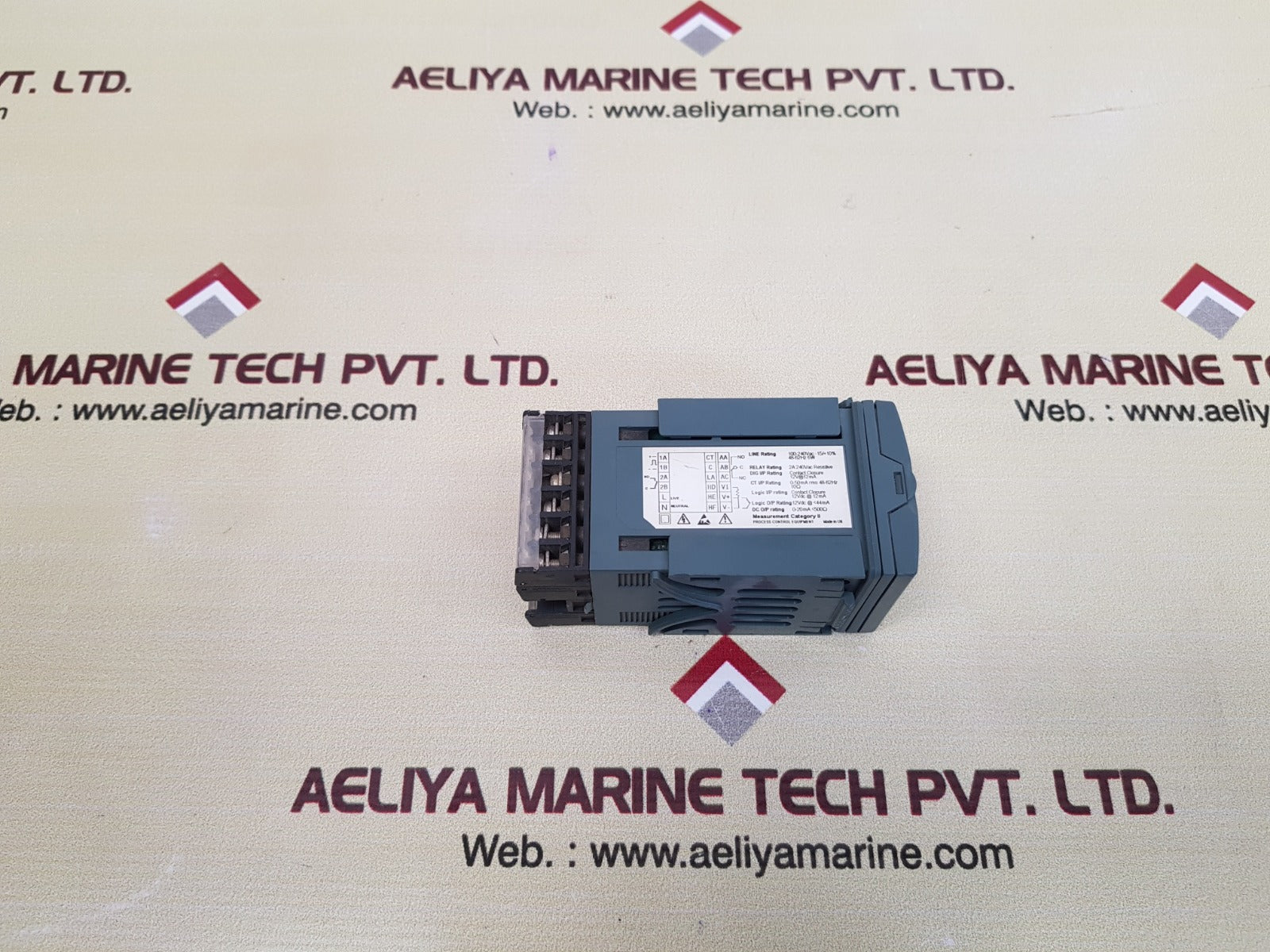 Eurotherm 3216/cc/vh/lrxx/r/xxx/g/eng/eng/xxxxx temperature controller