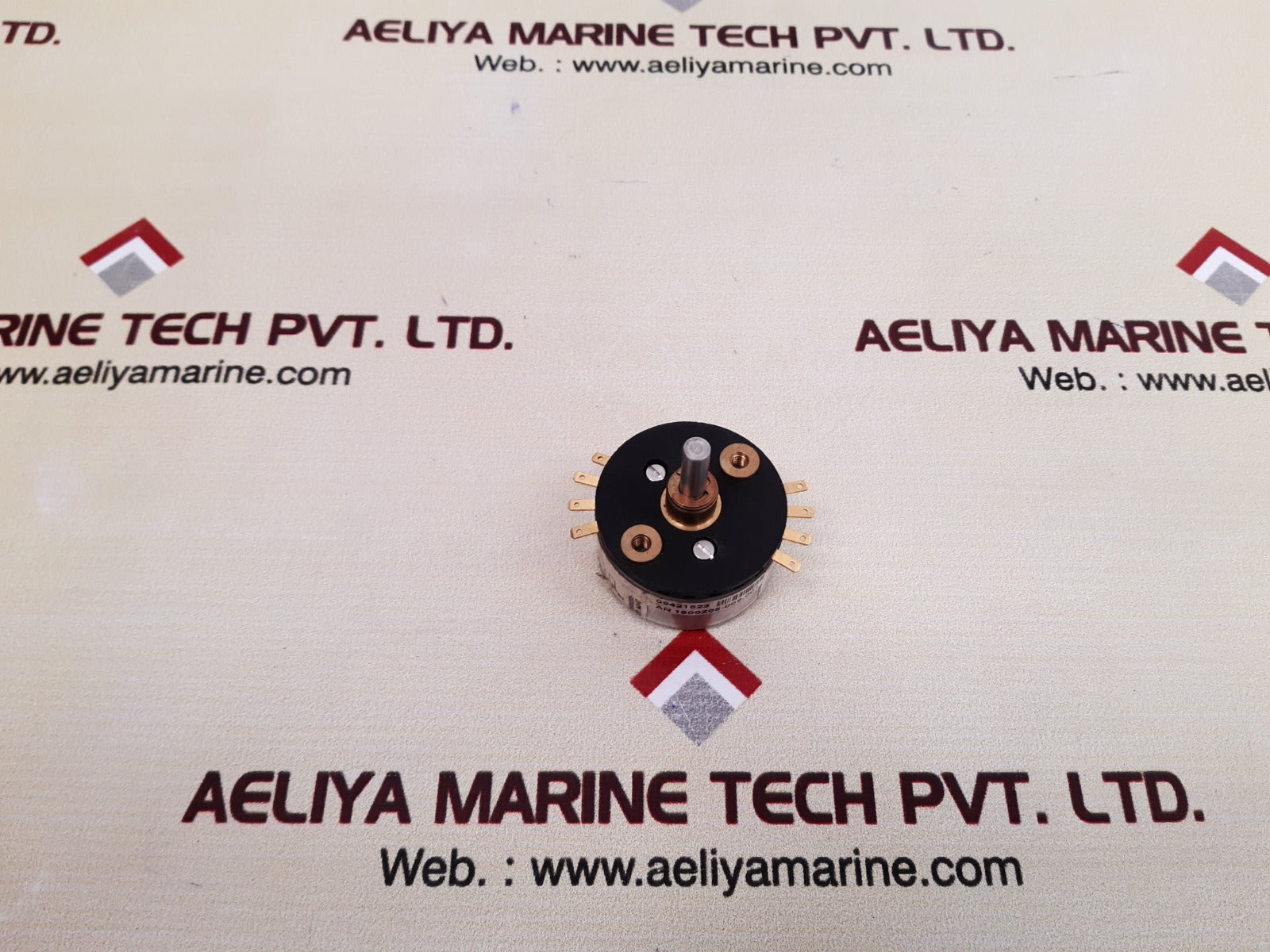 An 1500z05-009.001 potentiometer