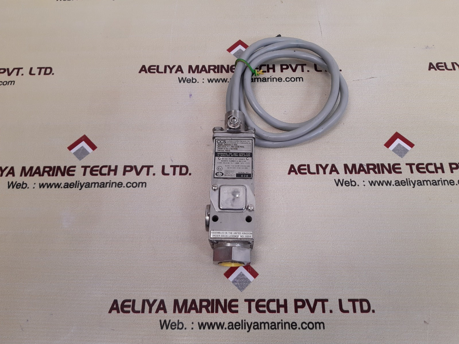 Custom control sensors 6905gze12-7042 series pressure switch
