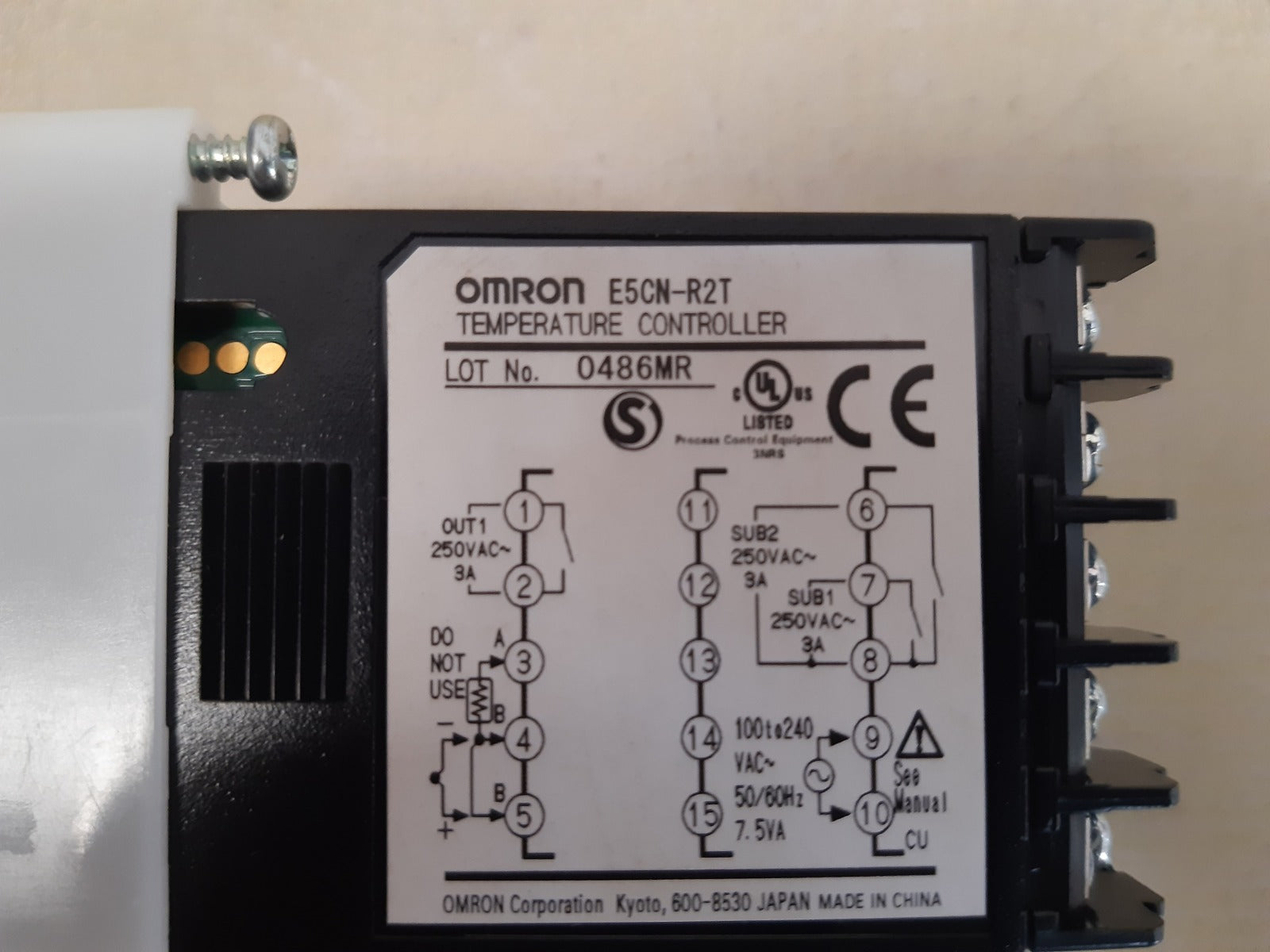 Omron e5cn-r2t temperature controller