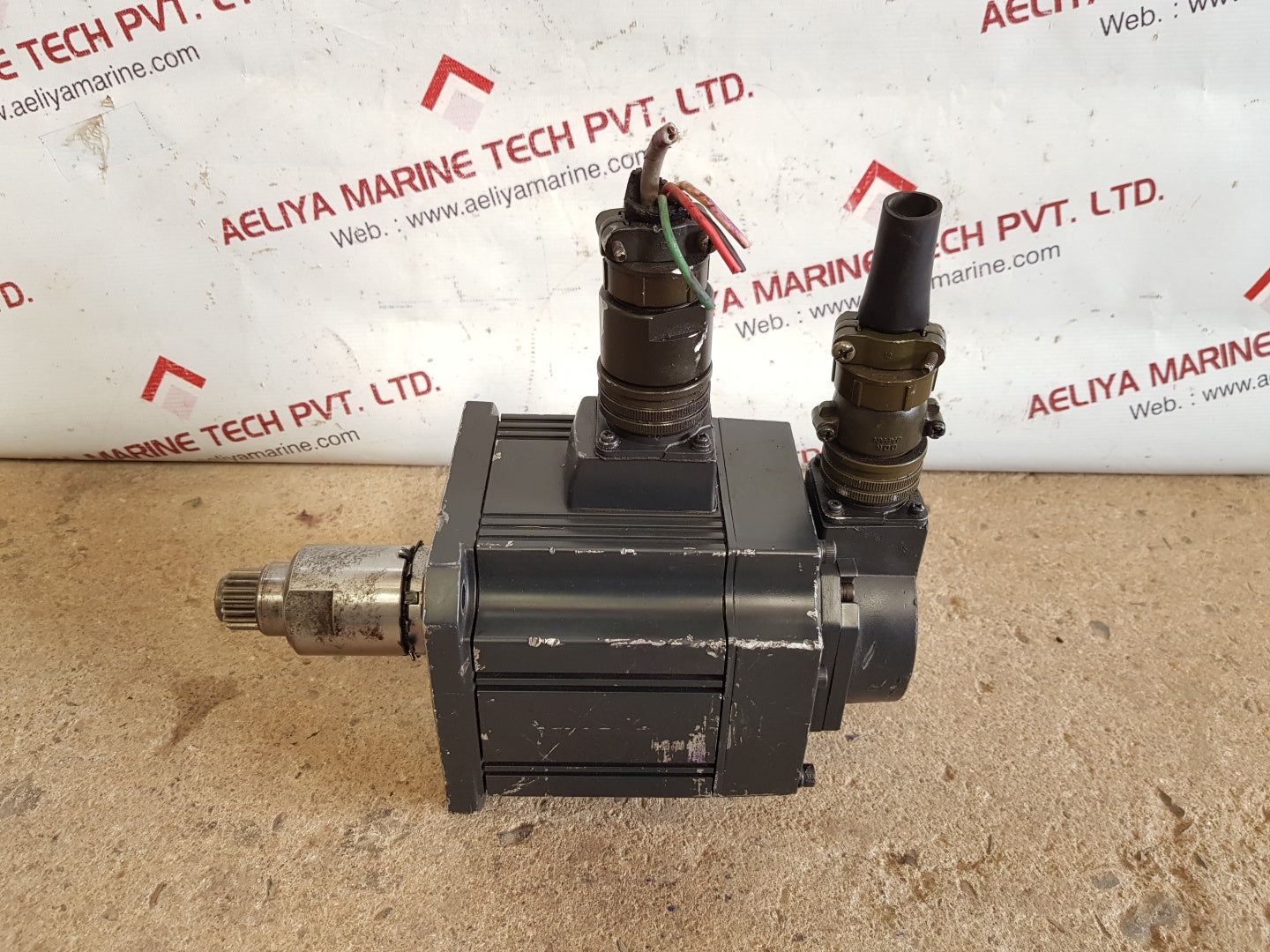 Mitsubishi sfs102b ac servo motor 123v