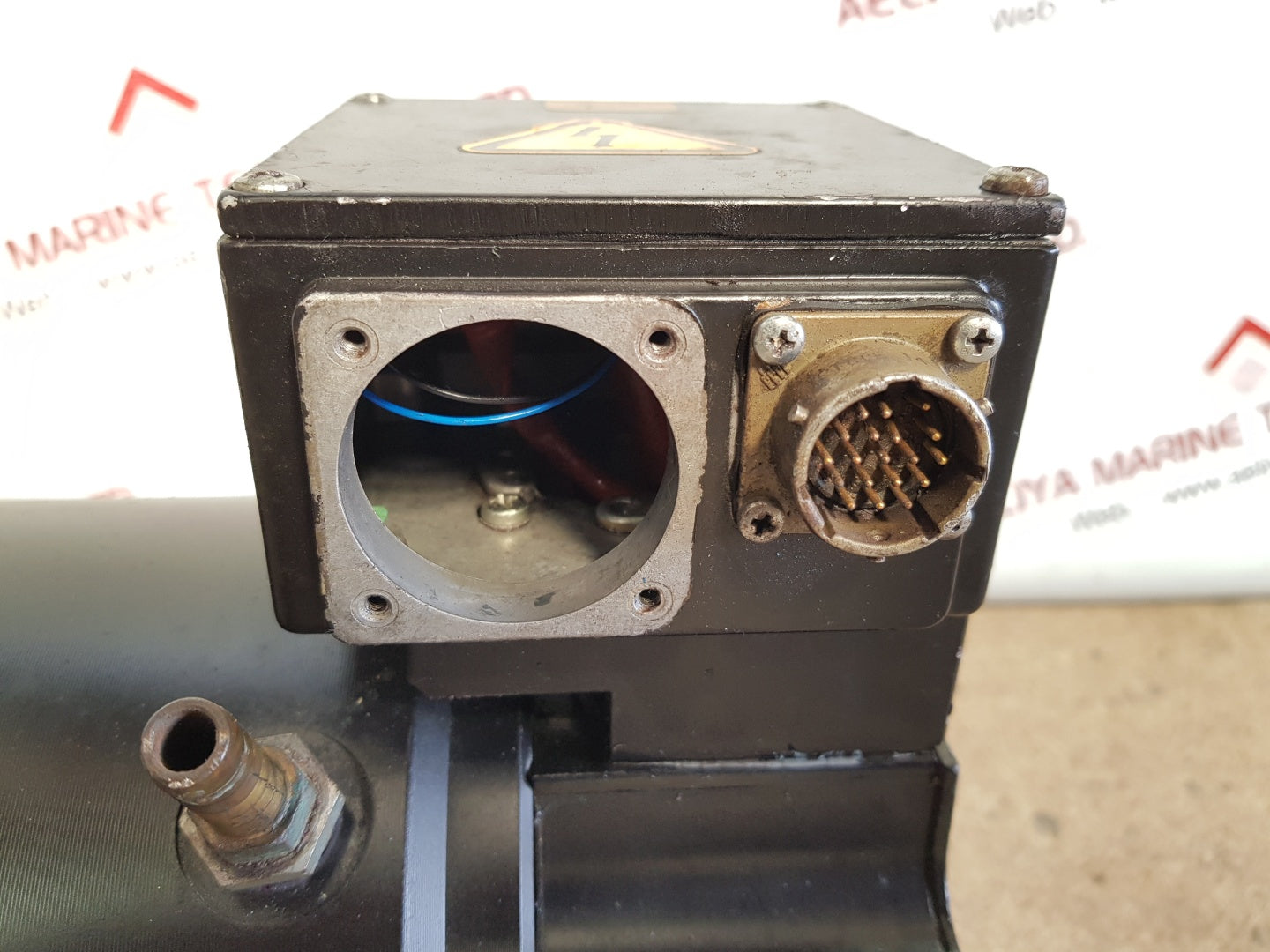 Moog w-2-p6-040-17-17-15 brushless servomotor