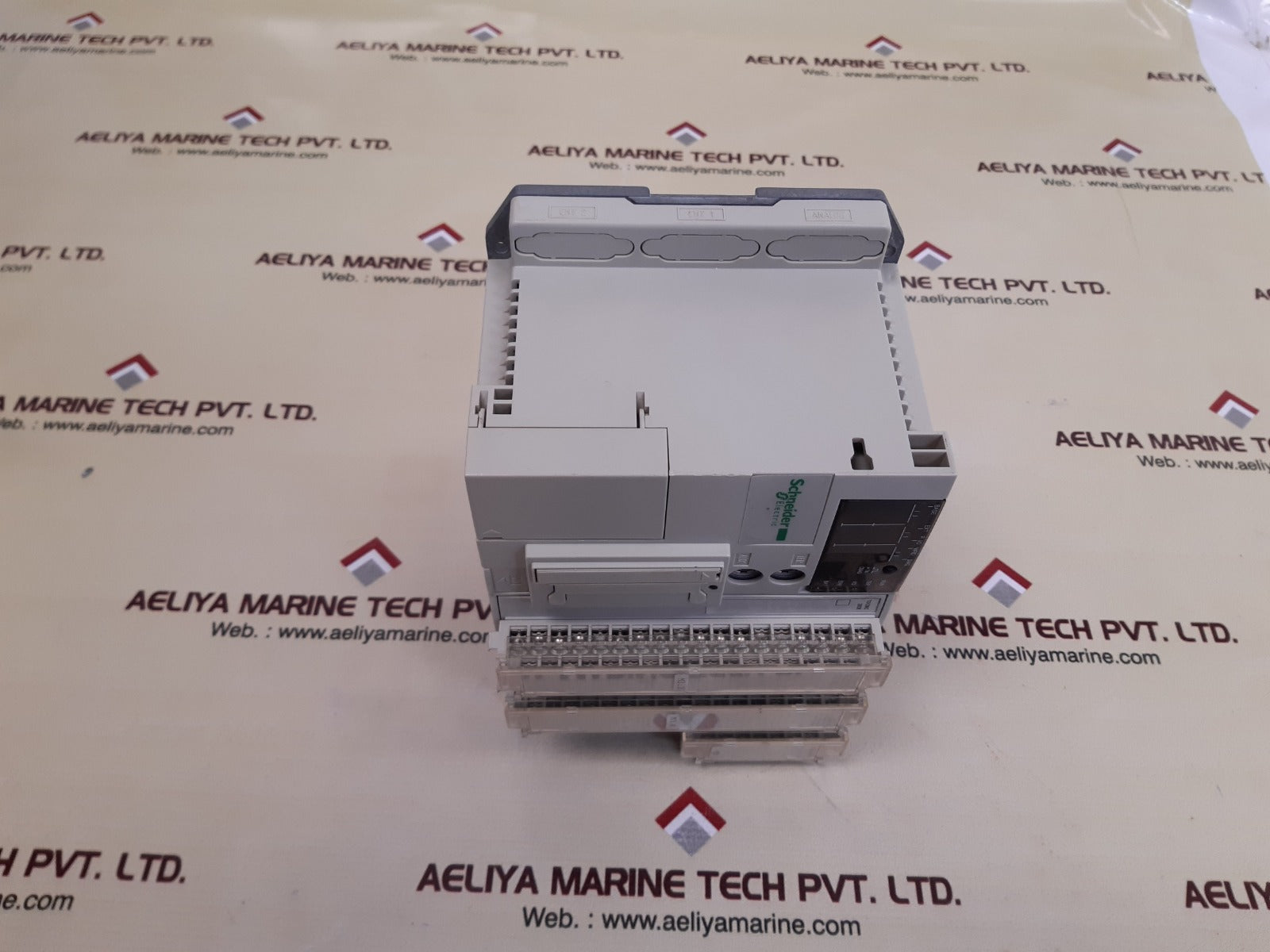 Schneider tsx3721001 plc module tsx 3721 ac