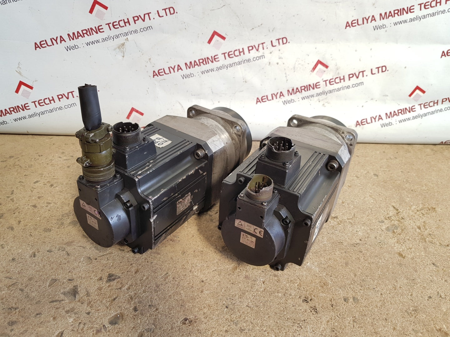 Mitsubishi electric hc-sfs152 ac servo motor