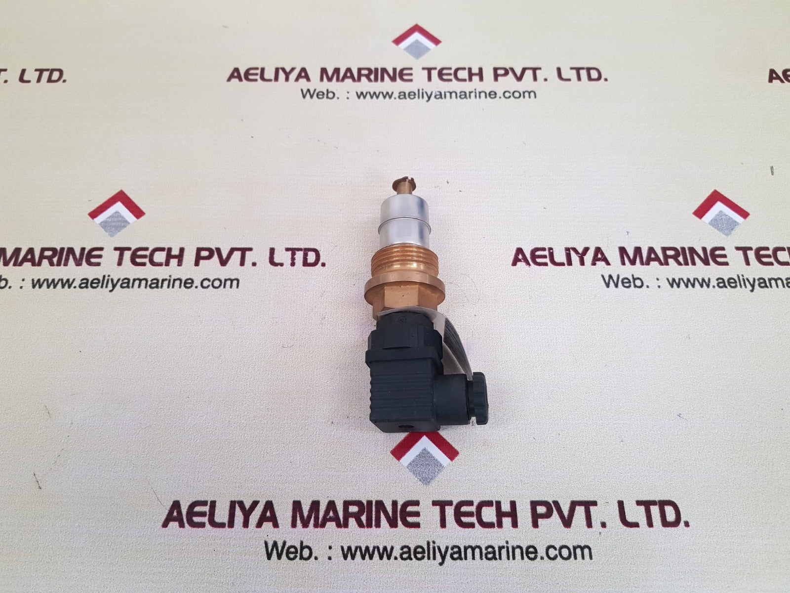 Barksdale uns1000-ms/t1-st1-va2 pressure level sensor