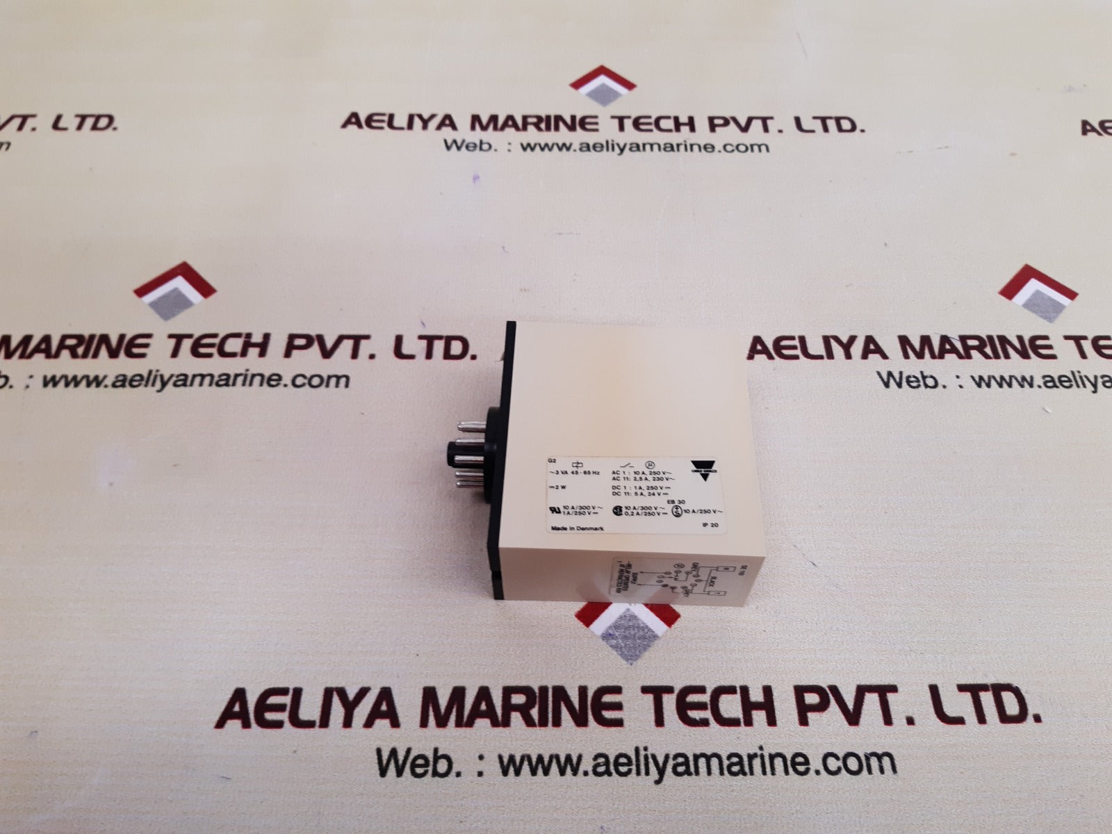 Carlo-gavazzi se 110 220 infared photo relay