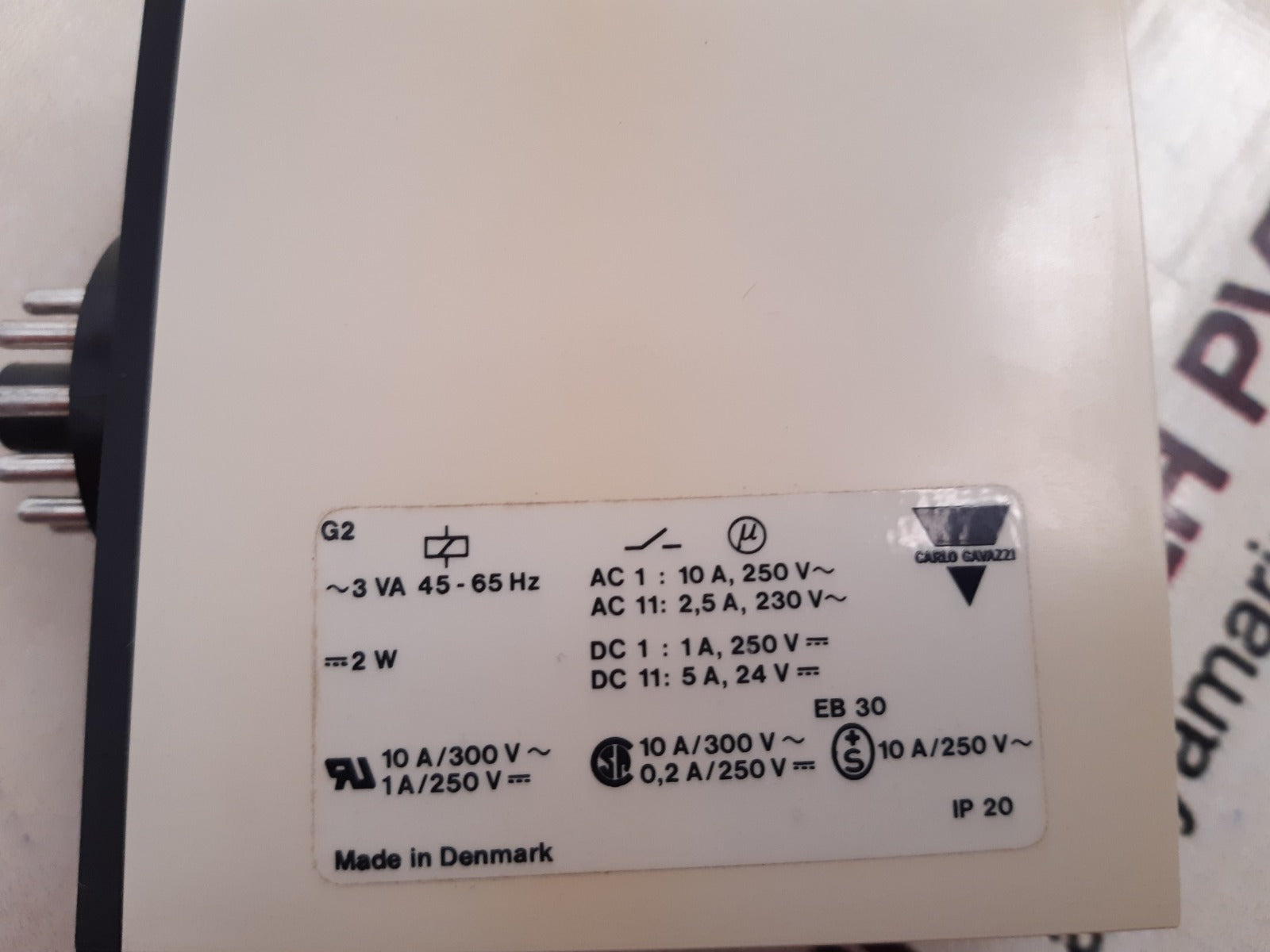Carlo-gavazzi se 110 220 infared photo relay