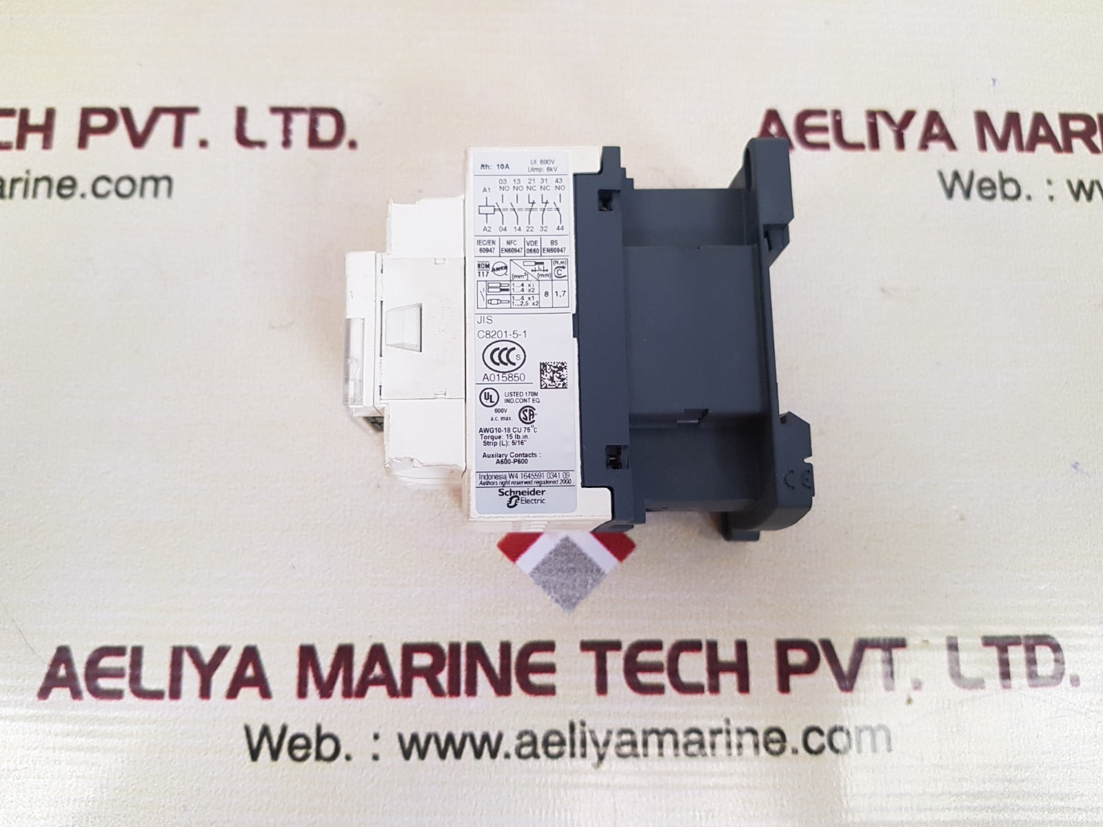 Telemecanique cad32f7 control relay