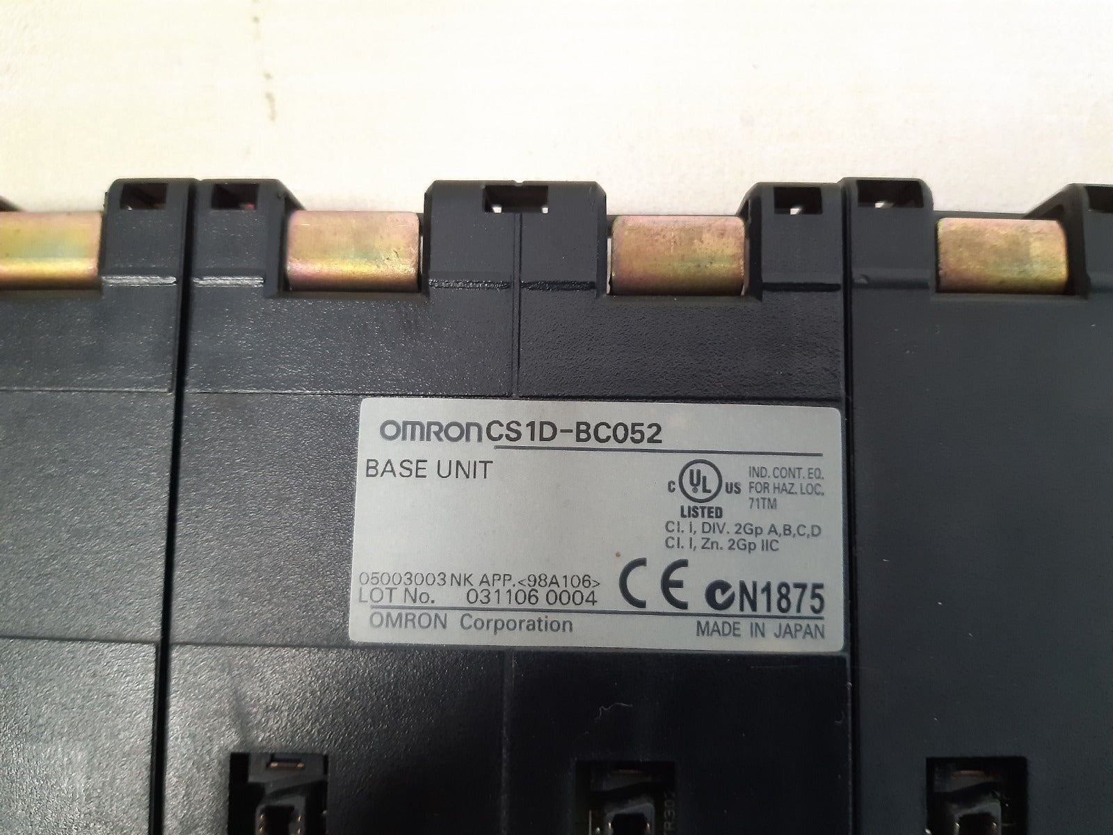 Omron cs1d-bc052 base unit